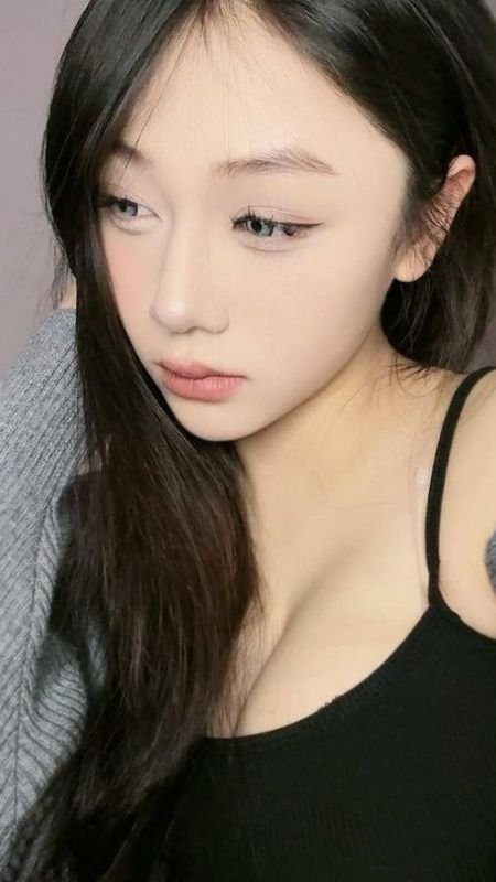 Những Khoảnh Khắc Đẹp Nhất Của Hotgirl Trần Hà Linh 10