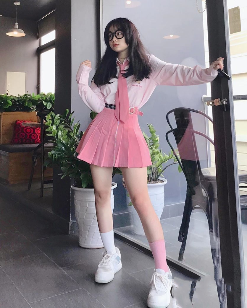 Gái xinh Tiktok mặc váy ngắn cute