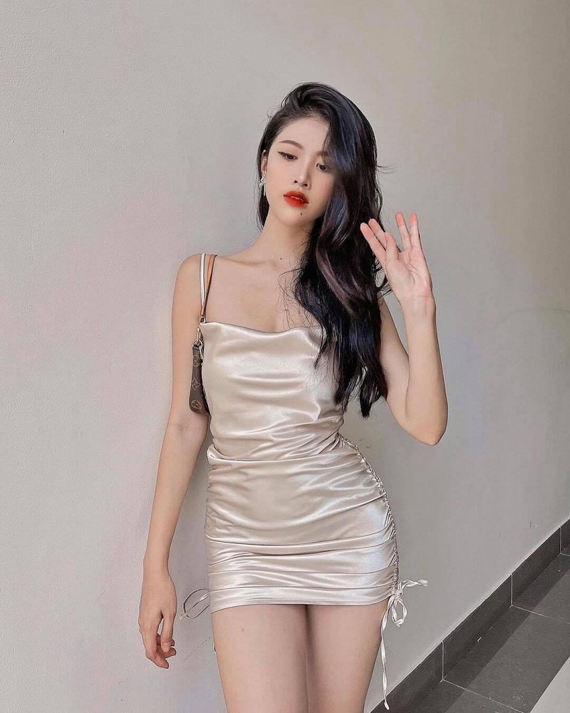 Gái xinh Tiktok mặc váy ngắn sexy