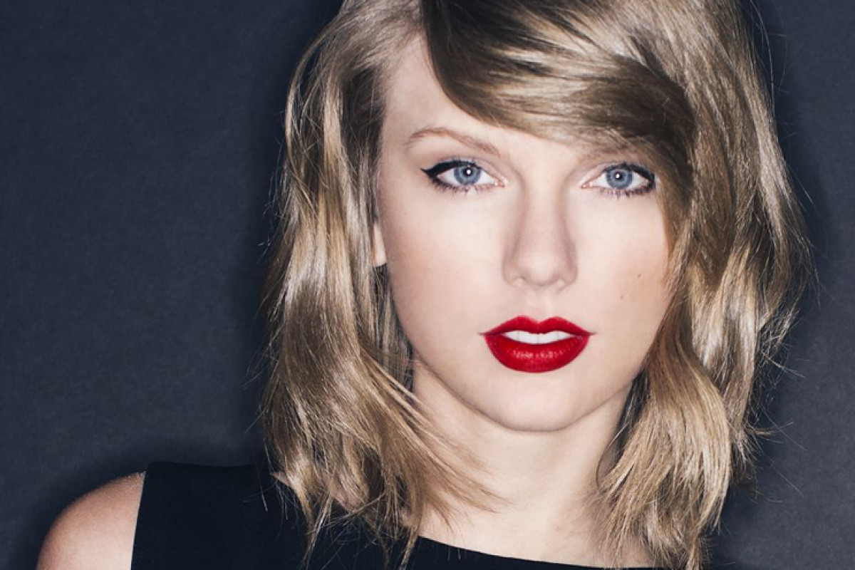 Ánh mắt sâu thẳm và phong thái tự tin khiến Taylor Swift đầy mê hoặc