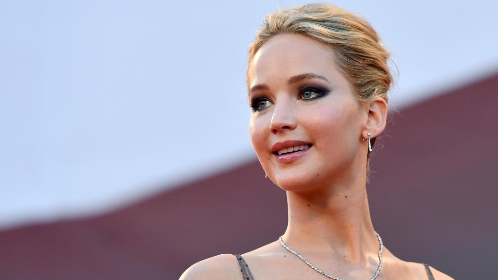 Jennifer Lawrence nổi bật với nụ cười rạng rỡ