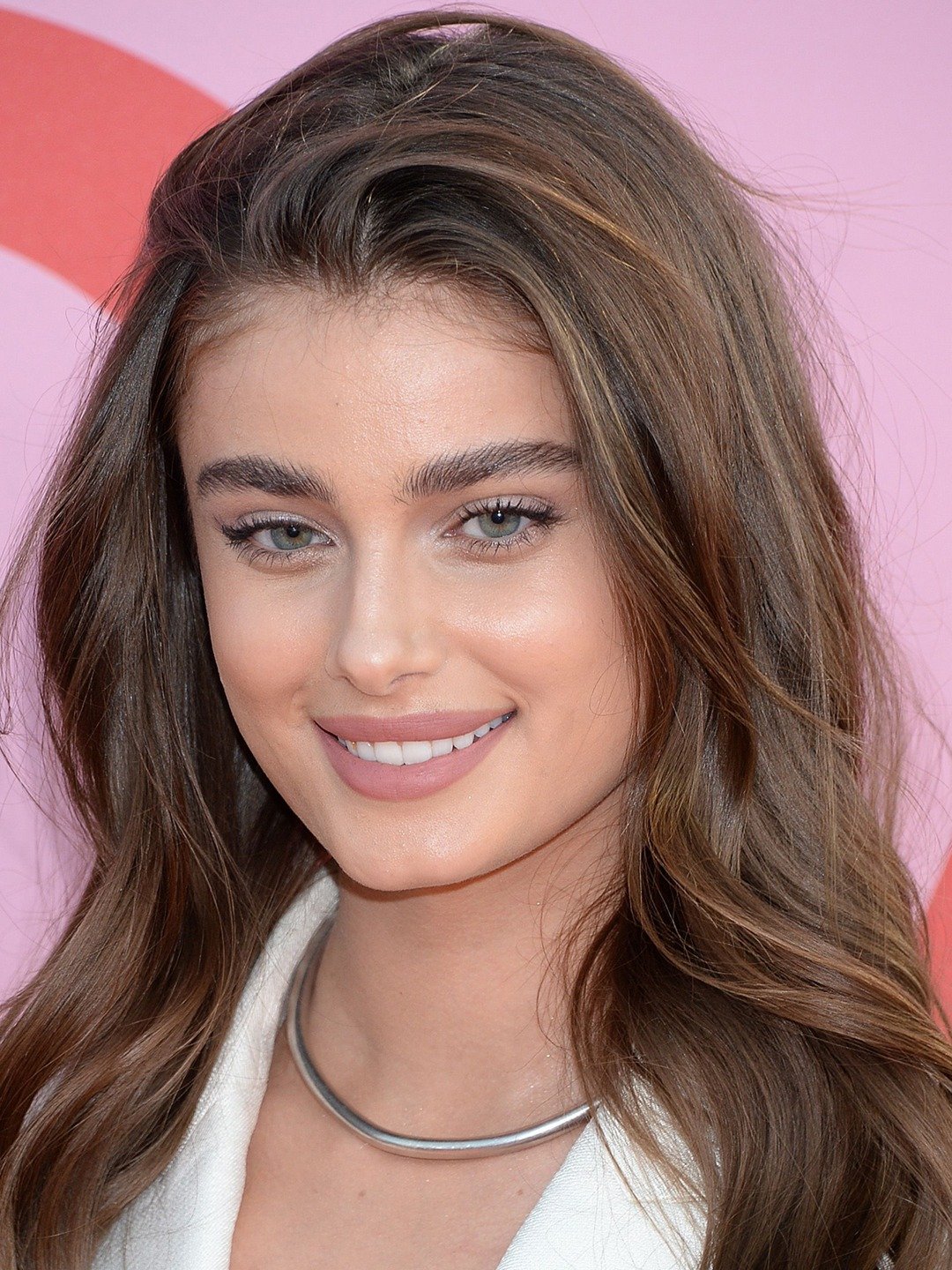 Taylor Hill là một siêu mẫu nổi tiếng người Mỹ