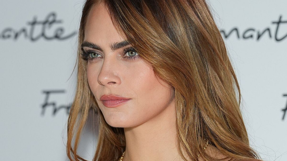 Vẻ đẹp sắc sảo của Cara Delevingne khiến fan mê mẩn