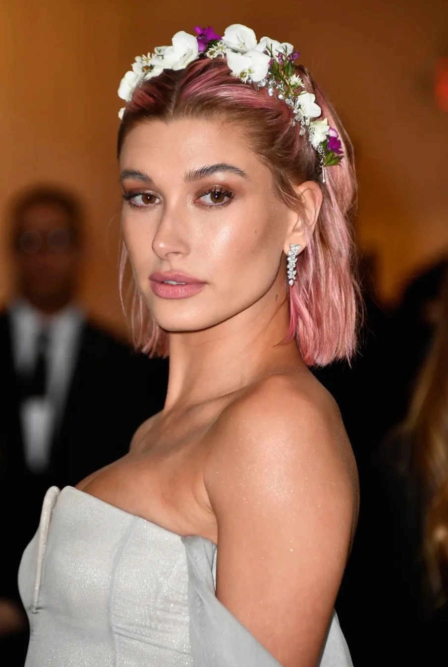 Với phong cách sexy và táo bạo, Hailey Baldwin là một trong những người mẫu gợi cảm nhất